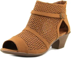 Easy Street Women's Carrigan Ankle Boot, Tan, 8