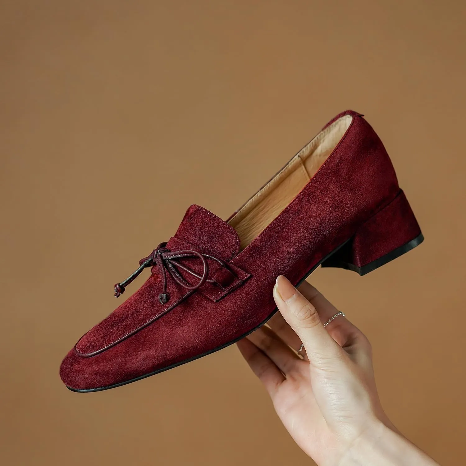 MOOMMO Women Chunky Low Heel Loafers Bow Suede Slip On Closed Square Toe Loafer Shoes Oxfords Comfy 1 Inch Block Heels Dress Shoes Pumps Office Work Pumps Vintage Retro Comfy 4-11 M US